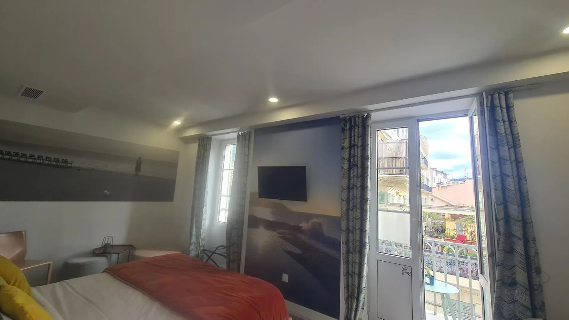 ** Hotel Le Petit Trianon Et Le Charme Des Suites Nice Frankrijk