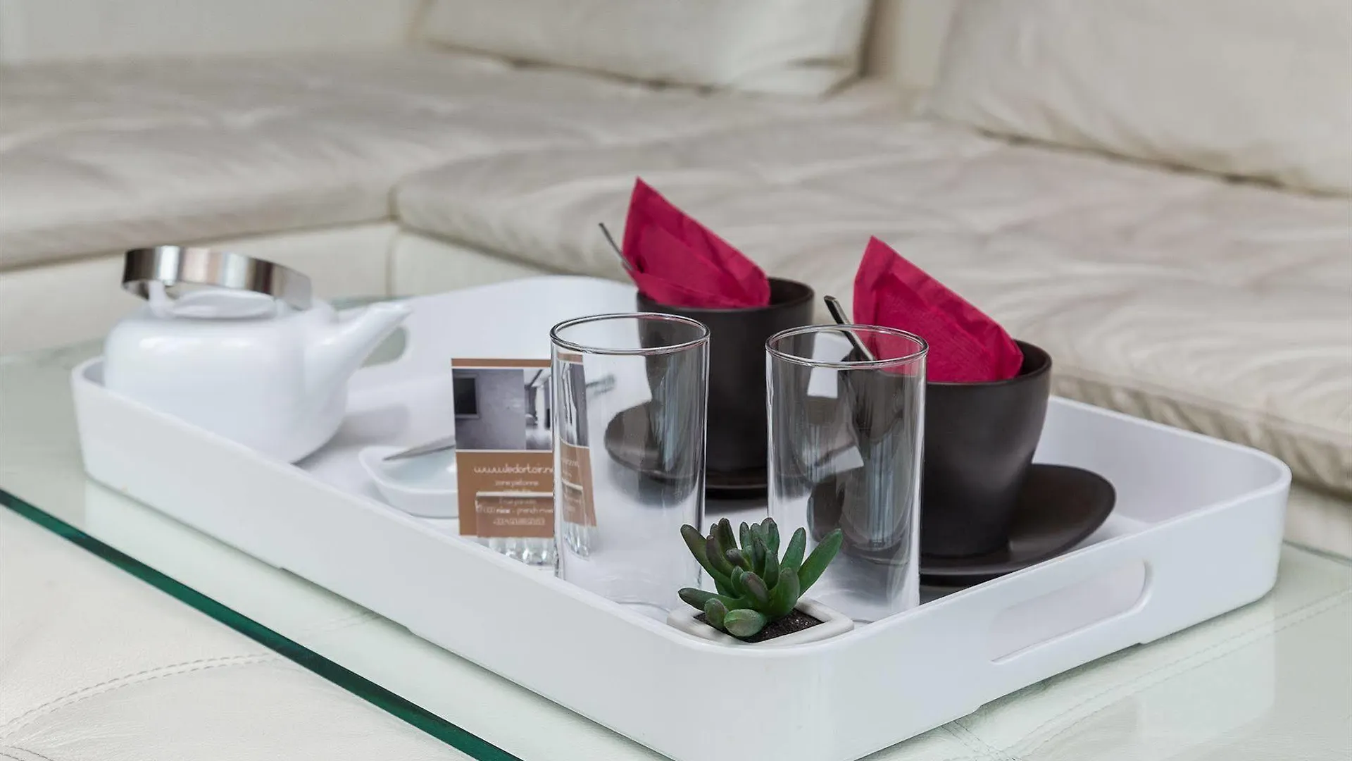 Hotel Le Petit Trianon Et Le Charme Des Suites Nice