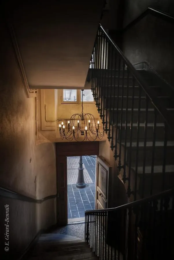 Hotel Le Petit Trianon Et Le Charme Des Suites Nice
