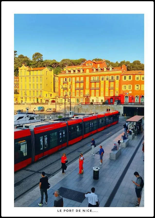 Hotel Le Petit Trianon Et Le Charme Des Suites Nice