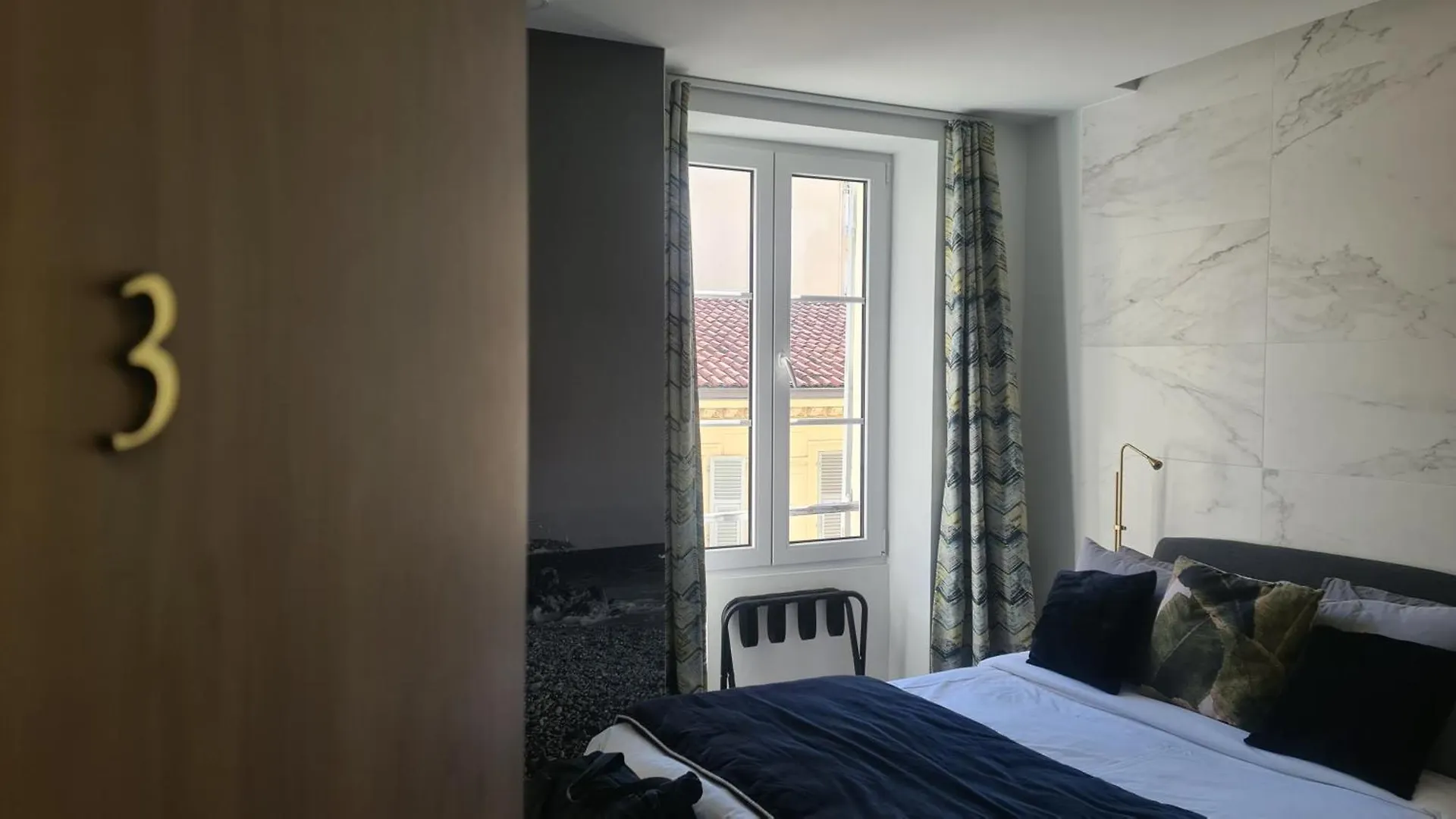 Le Petit Trianon Et Le Charme Des Suites Nice 2*,  France
