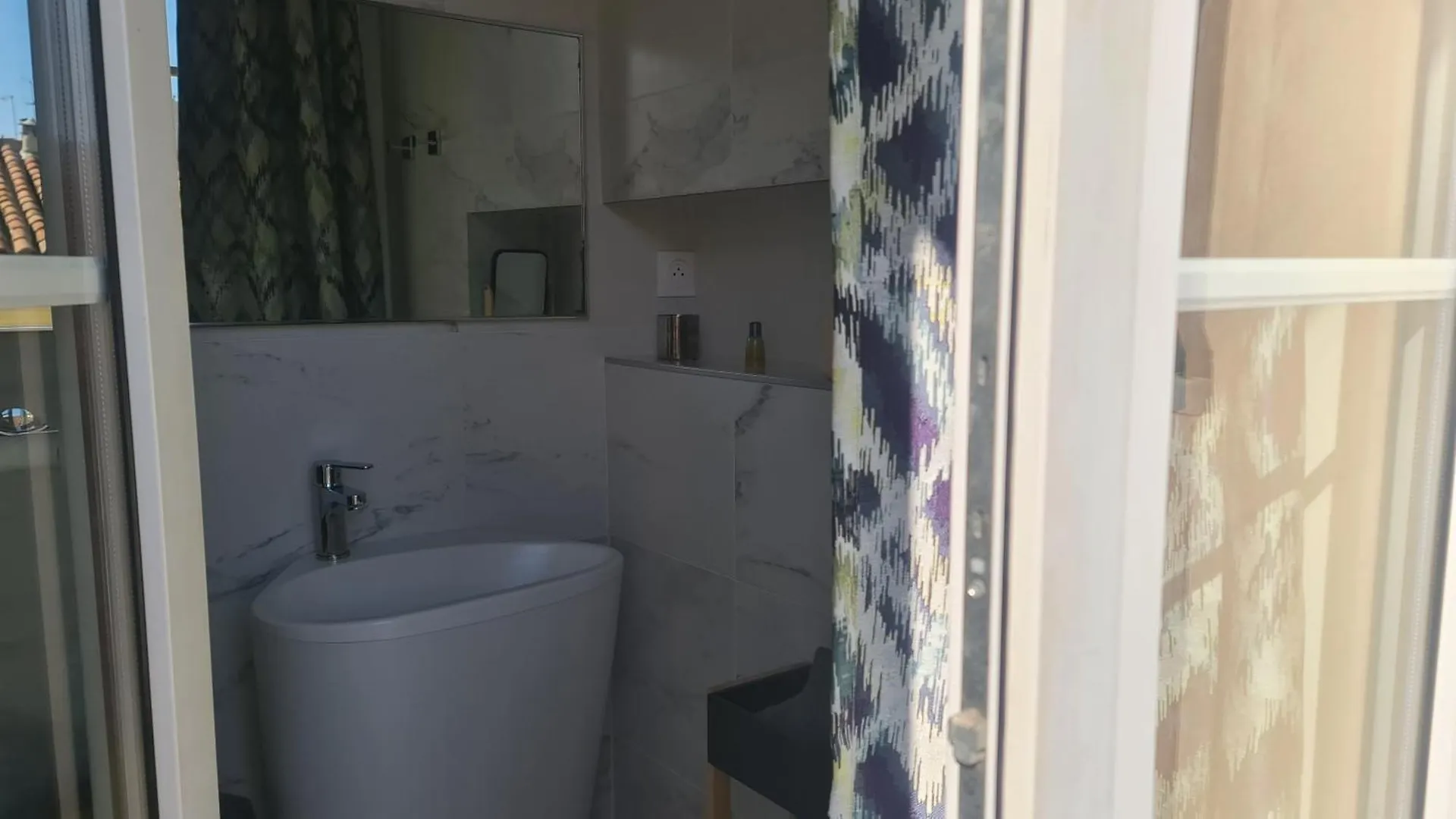 Le Petit Trianon Et Le Charme Des Suites Nice Hotel