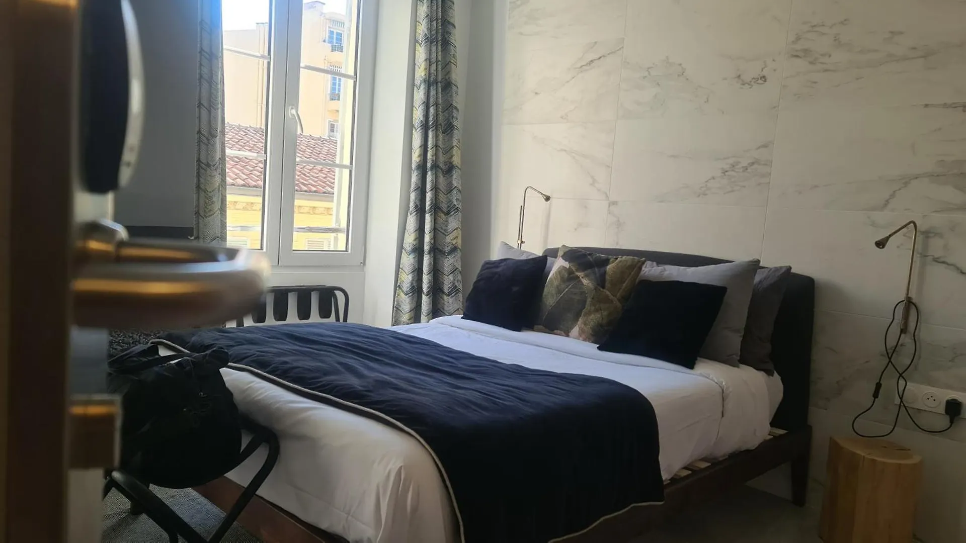 Le Petit Trianon Et Le Charme Des Suites Nice Hotel