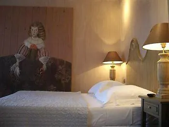 Le Petit Trianon Et Le Charme Des Suites Nice Hotel
